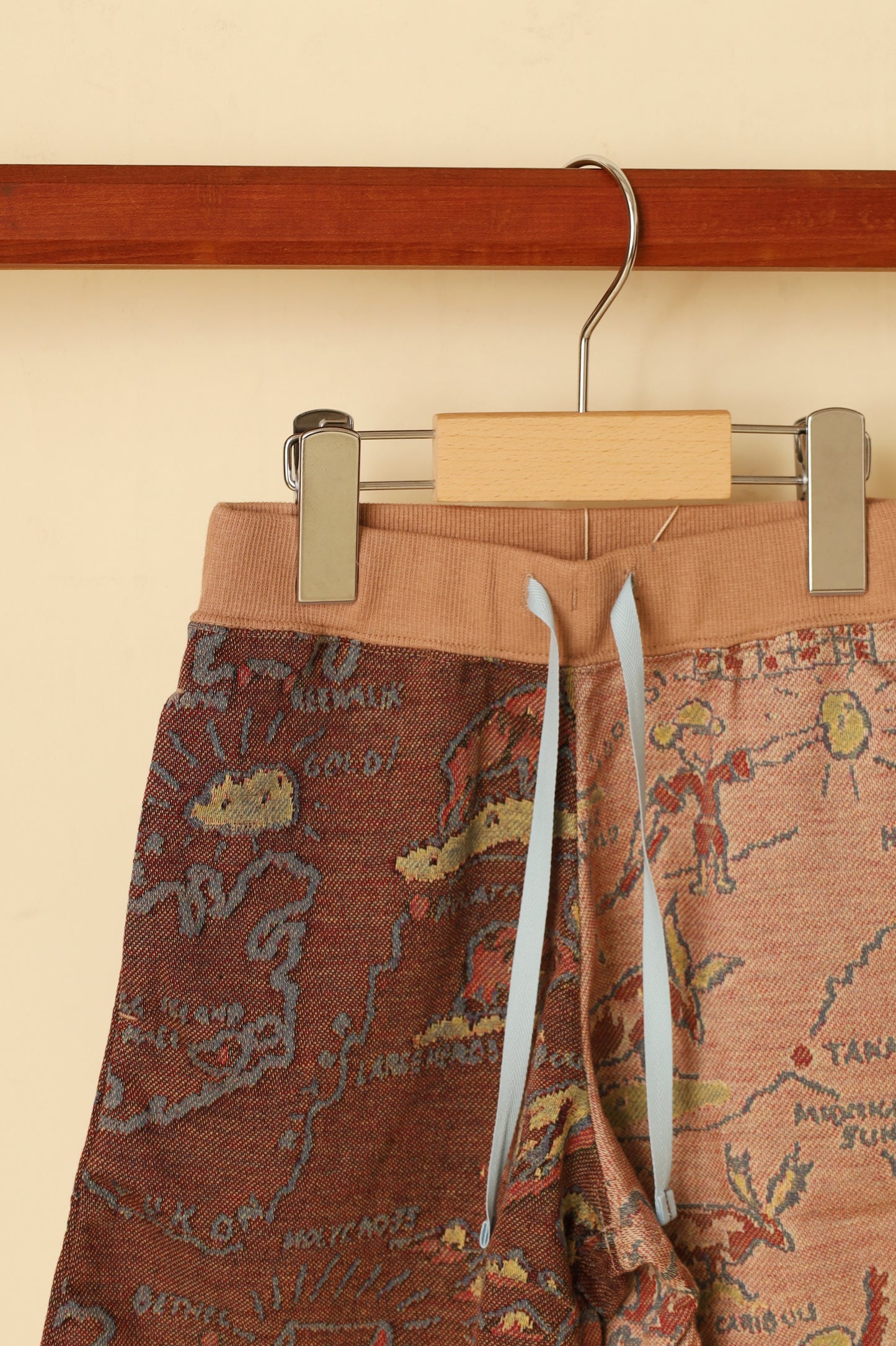jonnlynx tiny people SOUVENIR MAP SHORTS