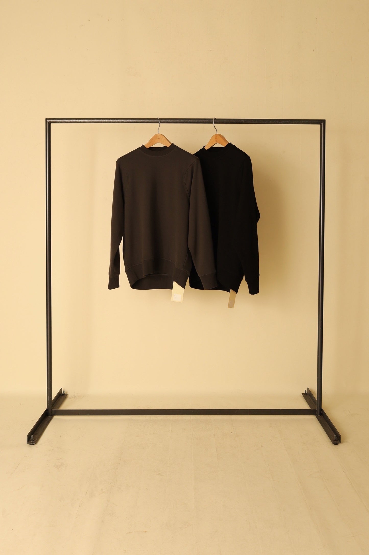 WONDER ROOM CREWNECK SWEAT SHIRT egg