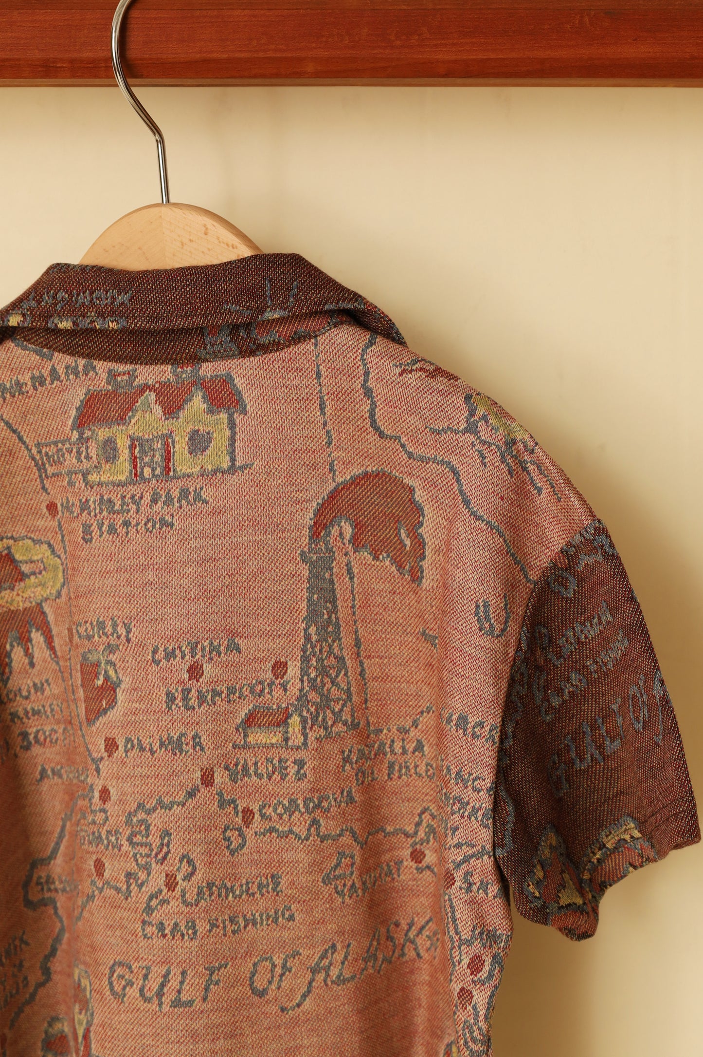 jonnlynx tiny people SOUVENIR MAP SHIRTS