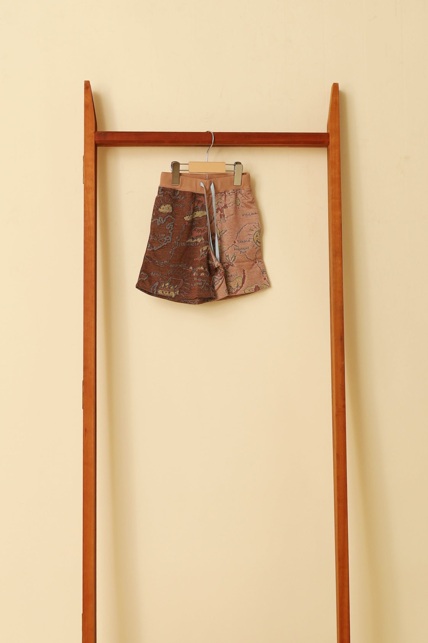 jonnlynx tiny people SOUVENIR MAP SHORTS