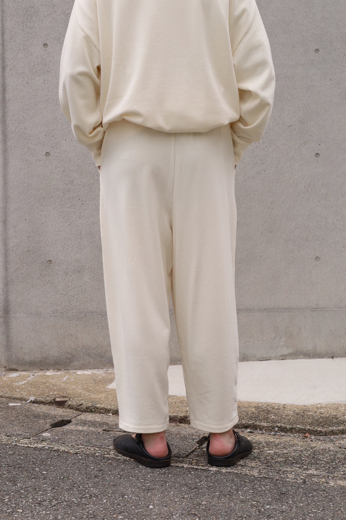 WONDER ROOM SWEAT SLACKS friend