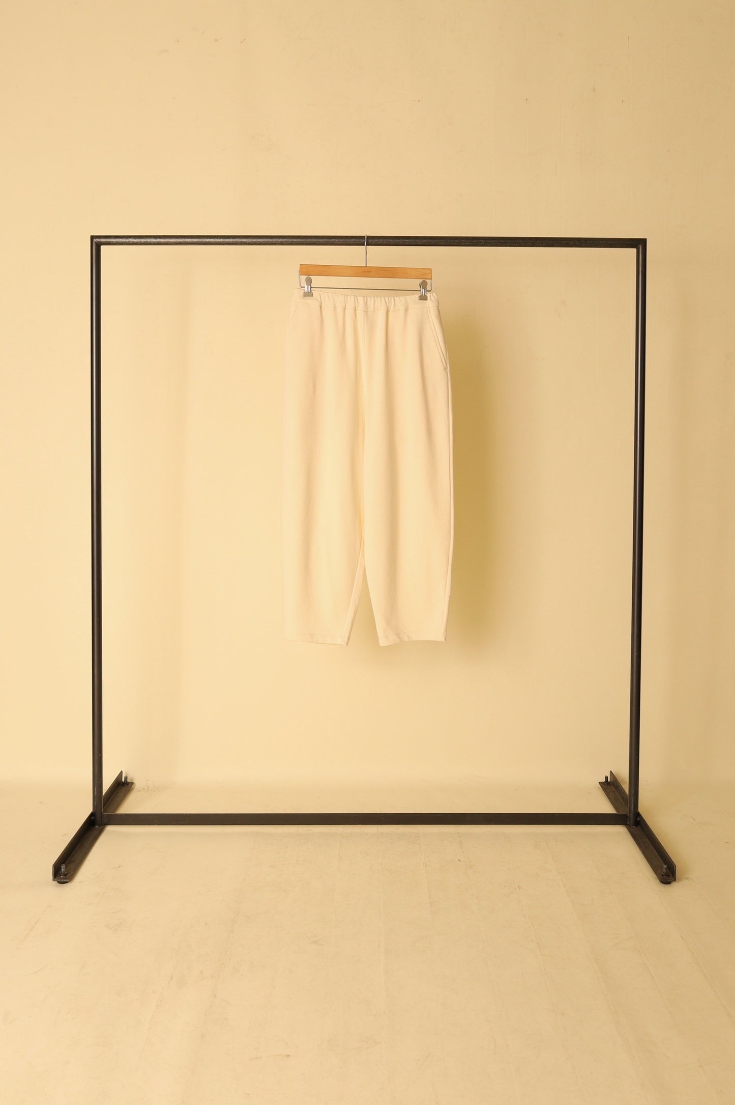 WONDER ROOM SWEAT SLACKS friend