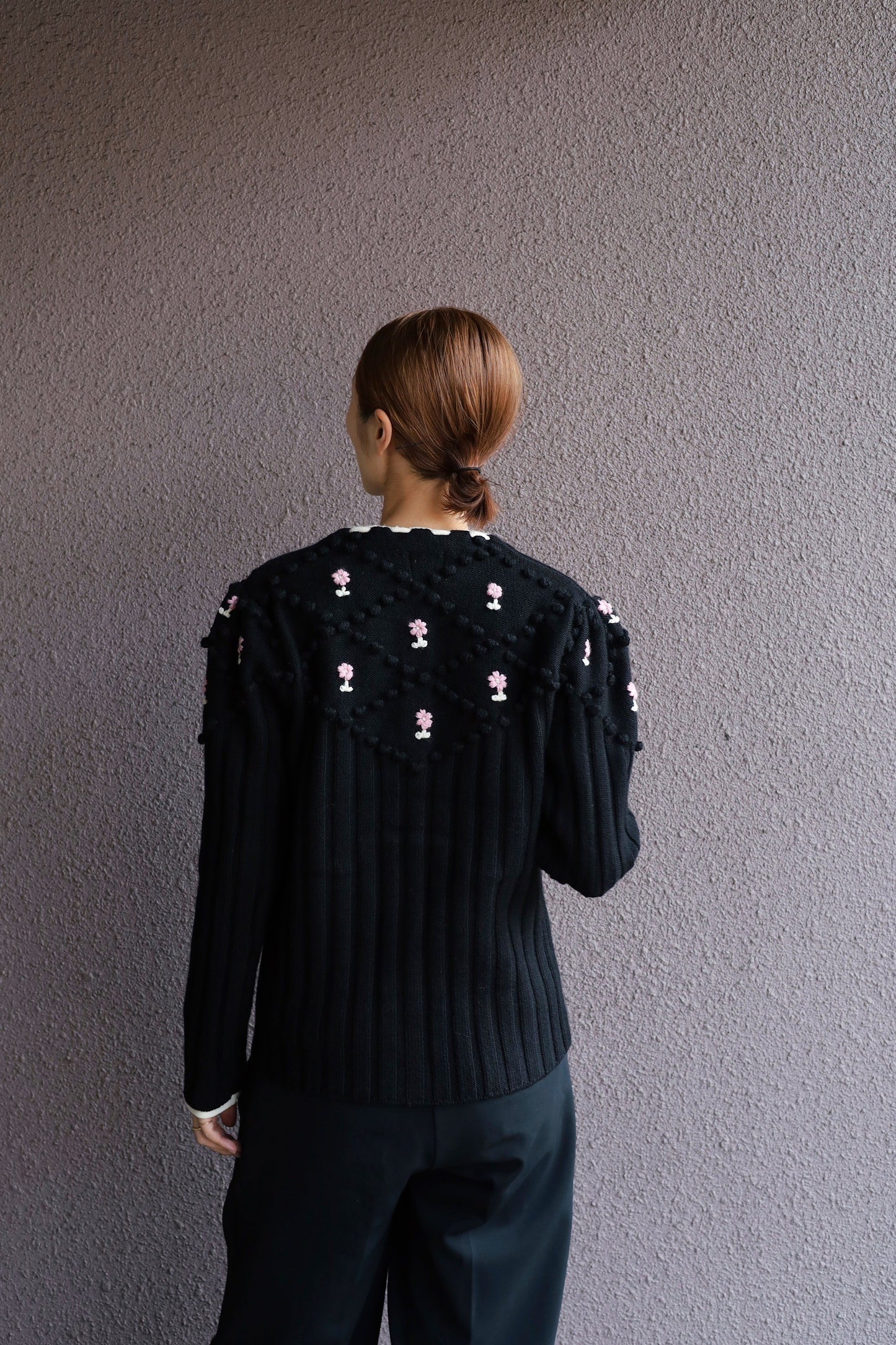 jonnlynx British yarn flower pullover