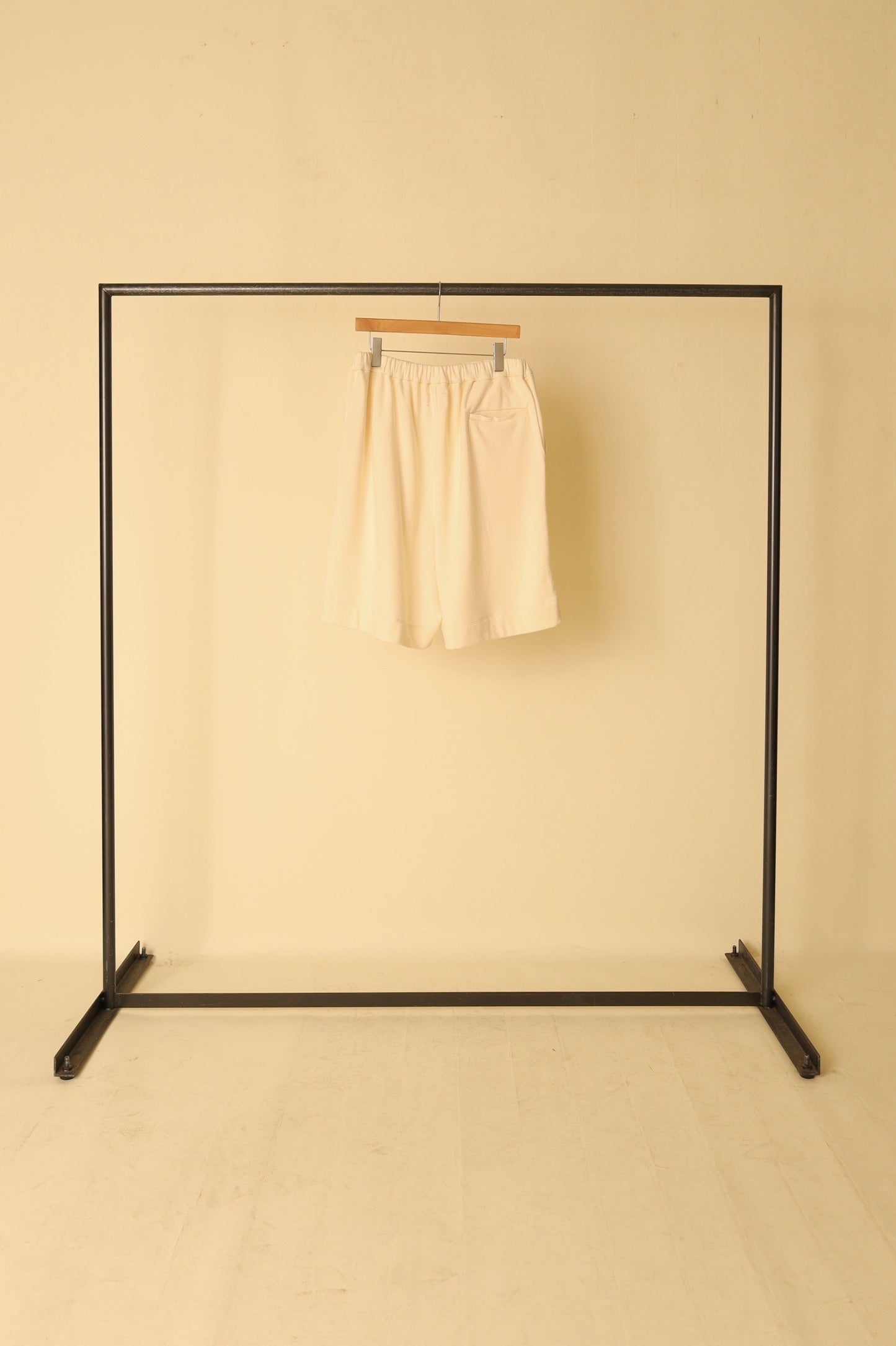 WONDER ROOM SWEAT SHORTS friend