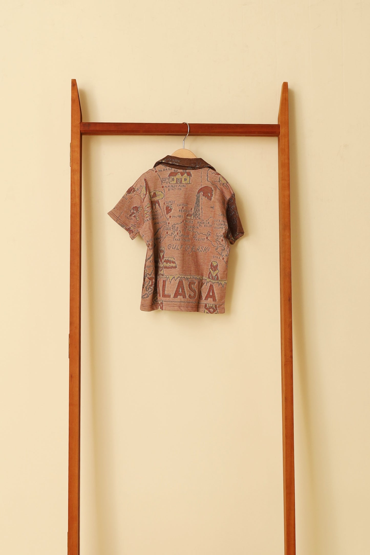 jonnlynx tiny people SOUVENIR MAP SHIRTS