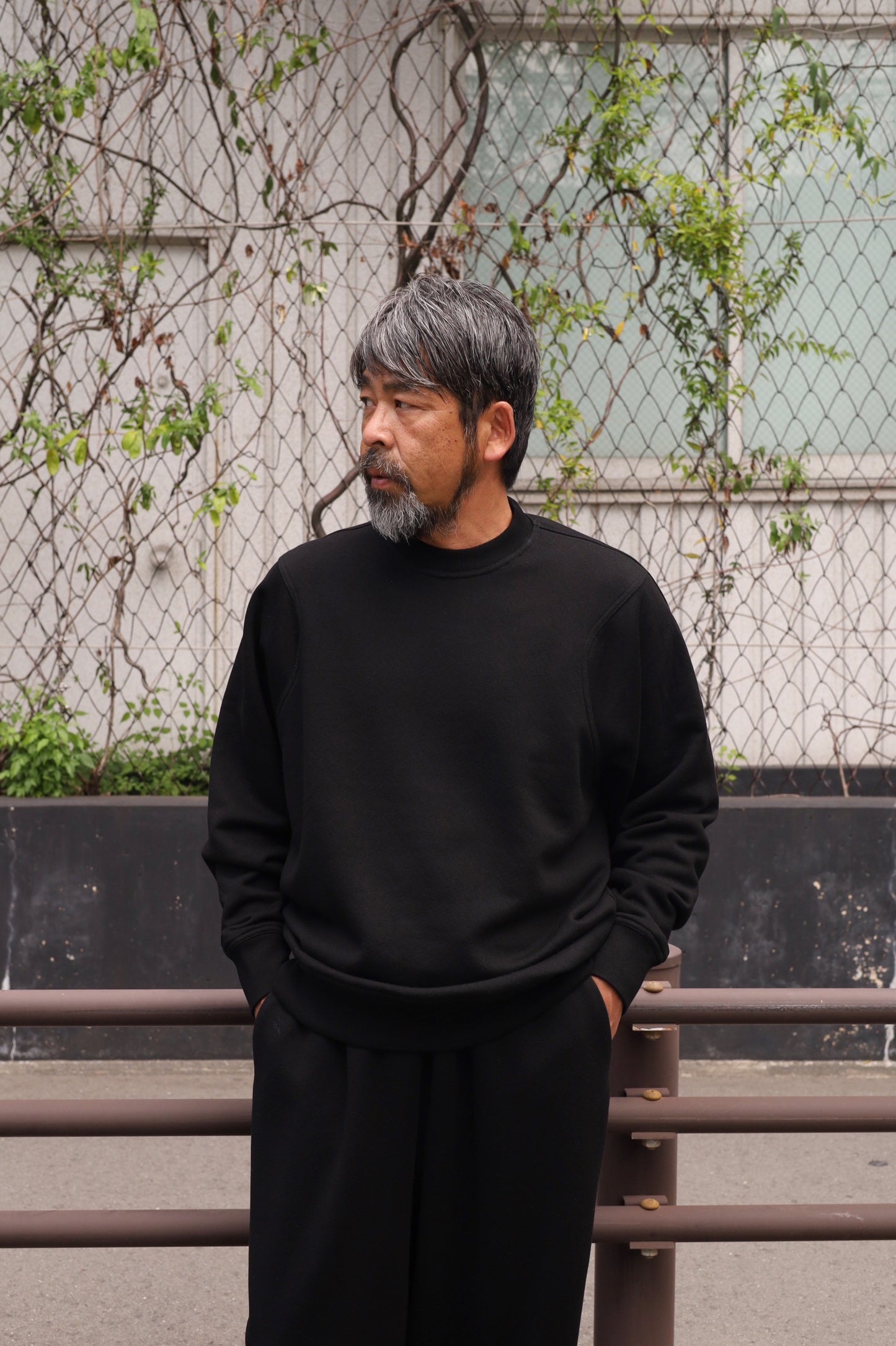 WONDER ROOM CREWNECK SWEAT SHIRT egg