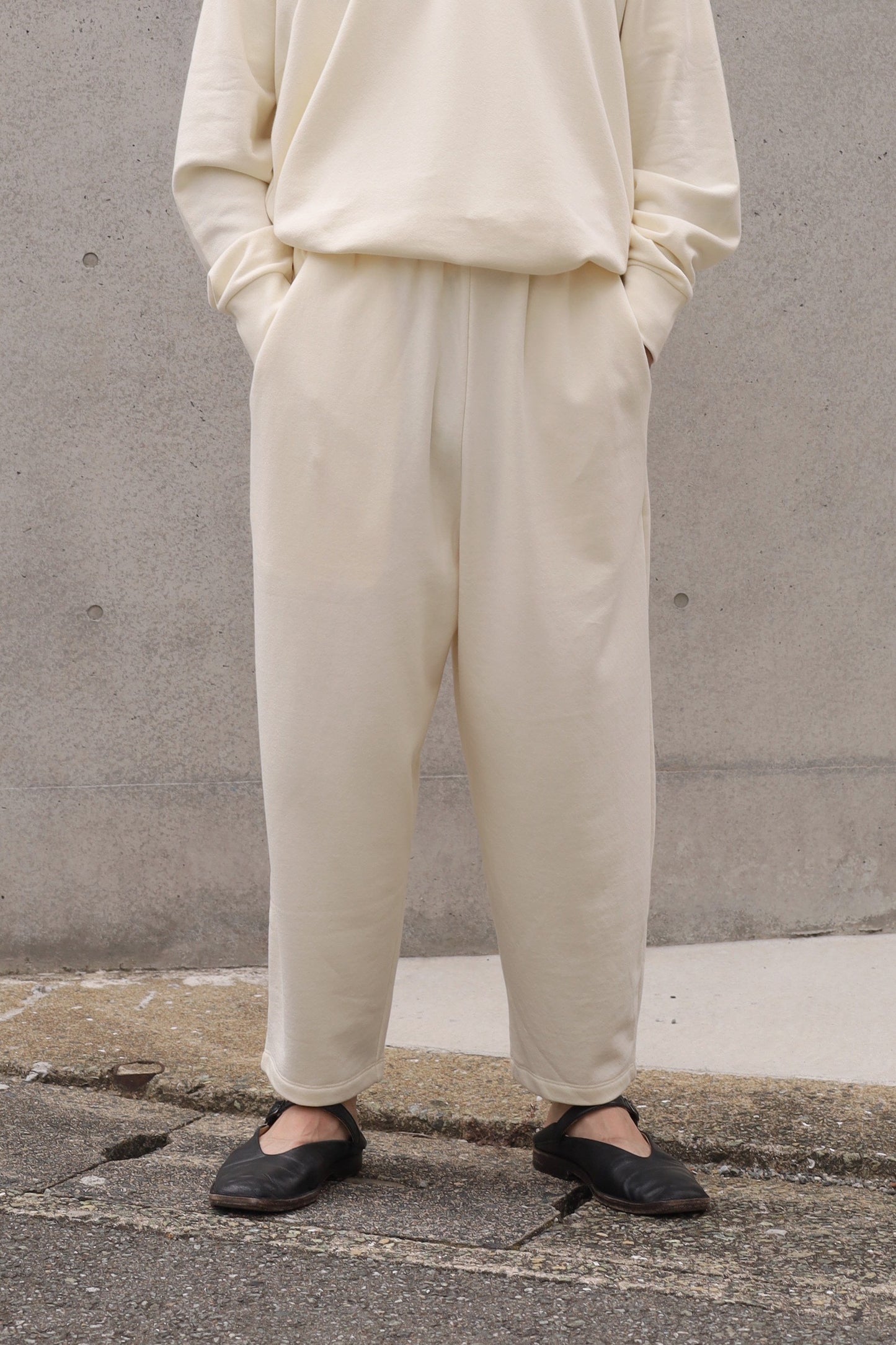 WONDER ROOM SWEAT SLACKS friend