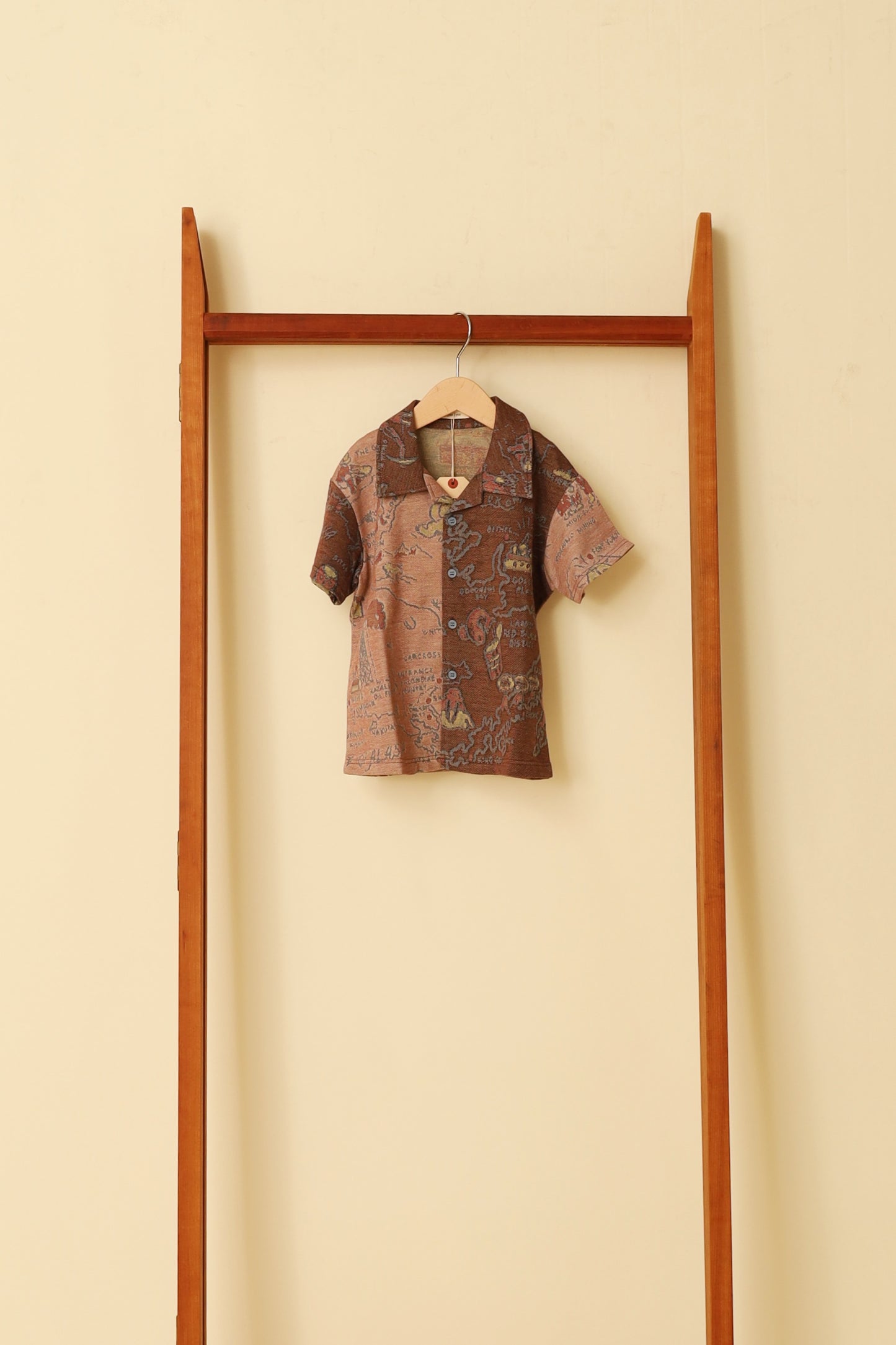 jonnlynx tiny people SOUVENIR MAP SHIRTS