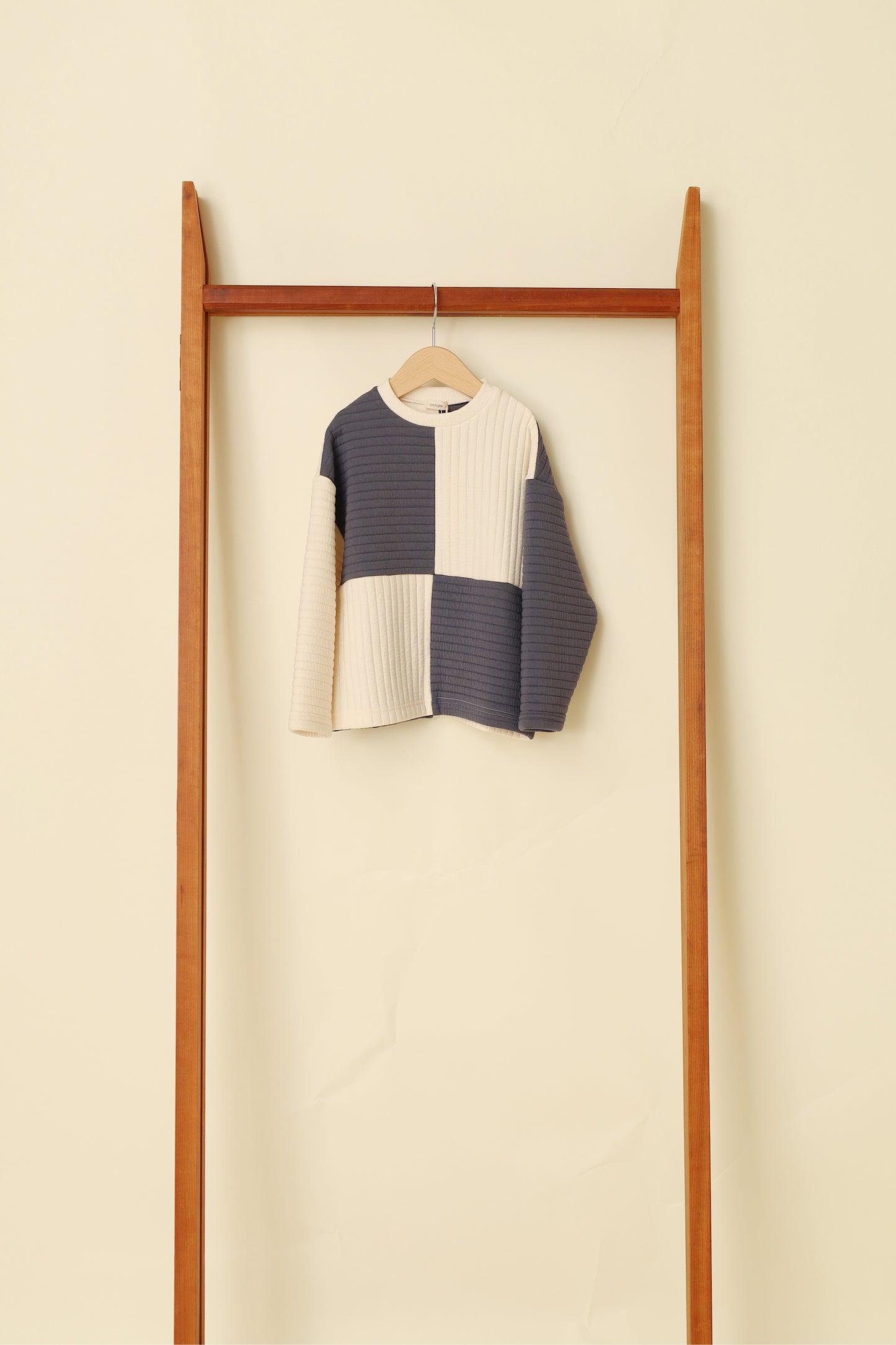 jonnlynx tiny people QUILT BORDER PULLOVER