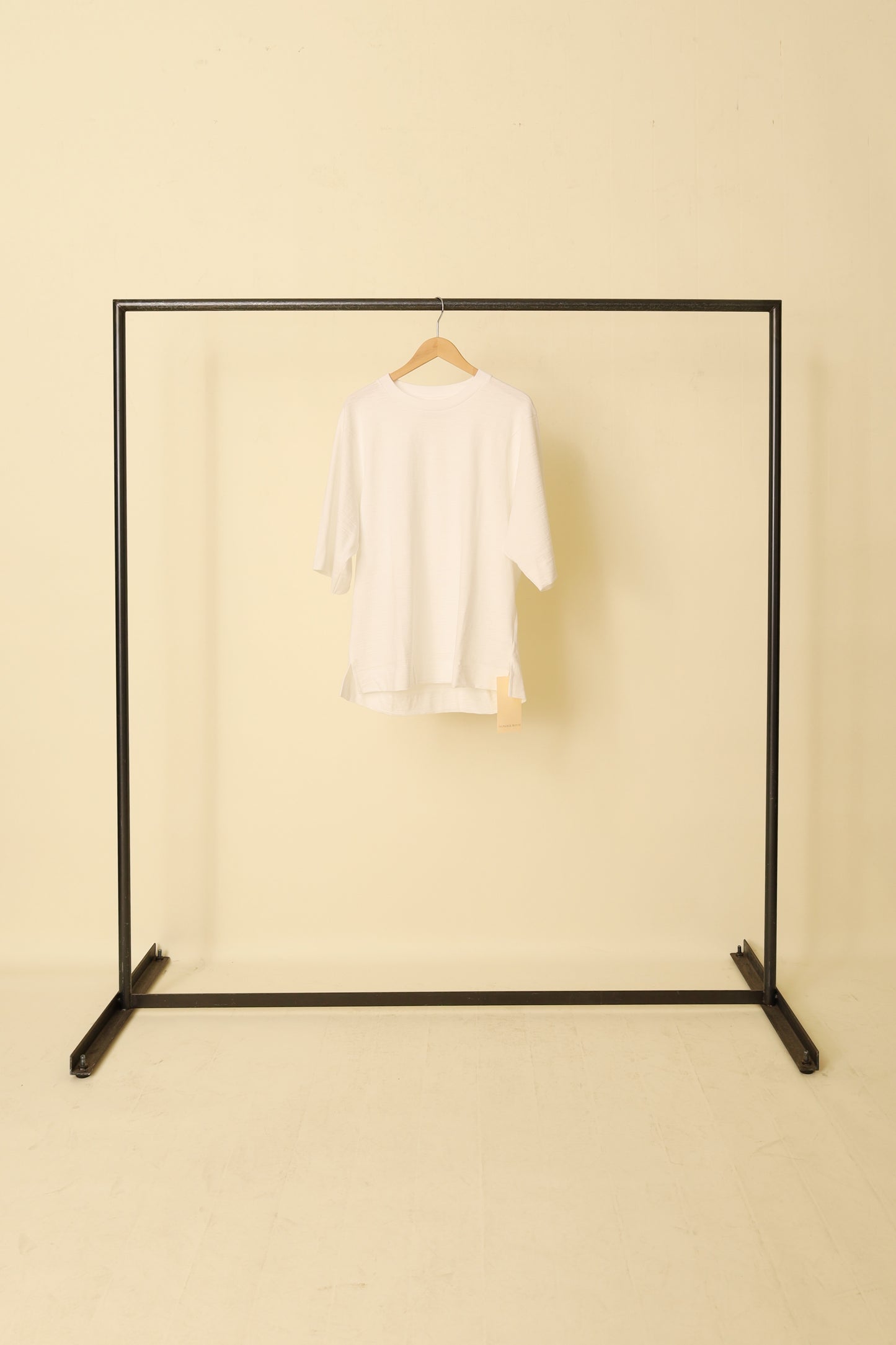 WONDER ROOM S/S Crewneck Tee