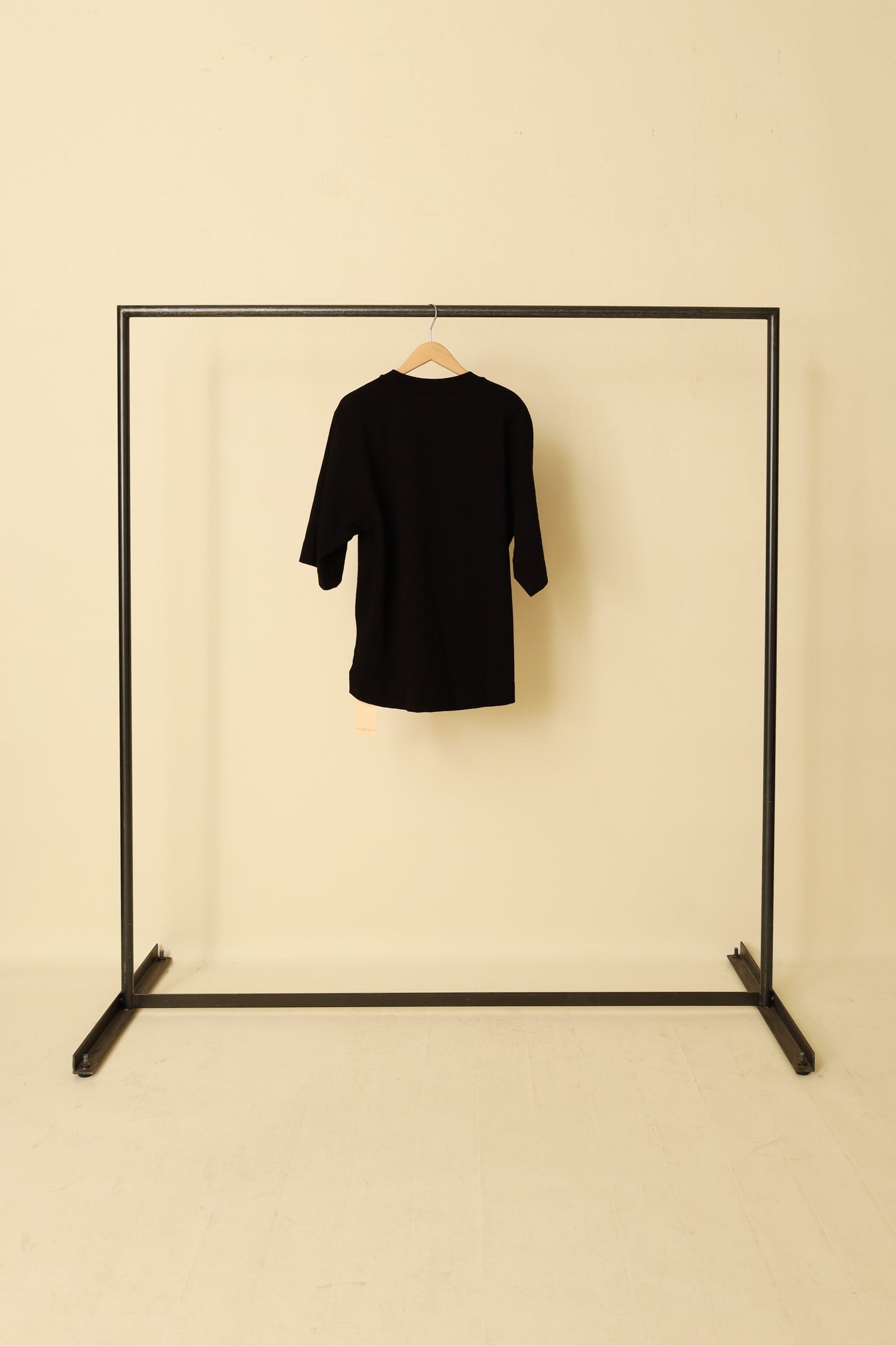 WONDER ROOM S/S Crewneck Tee
