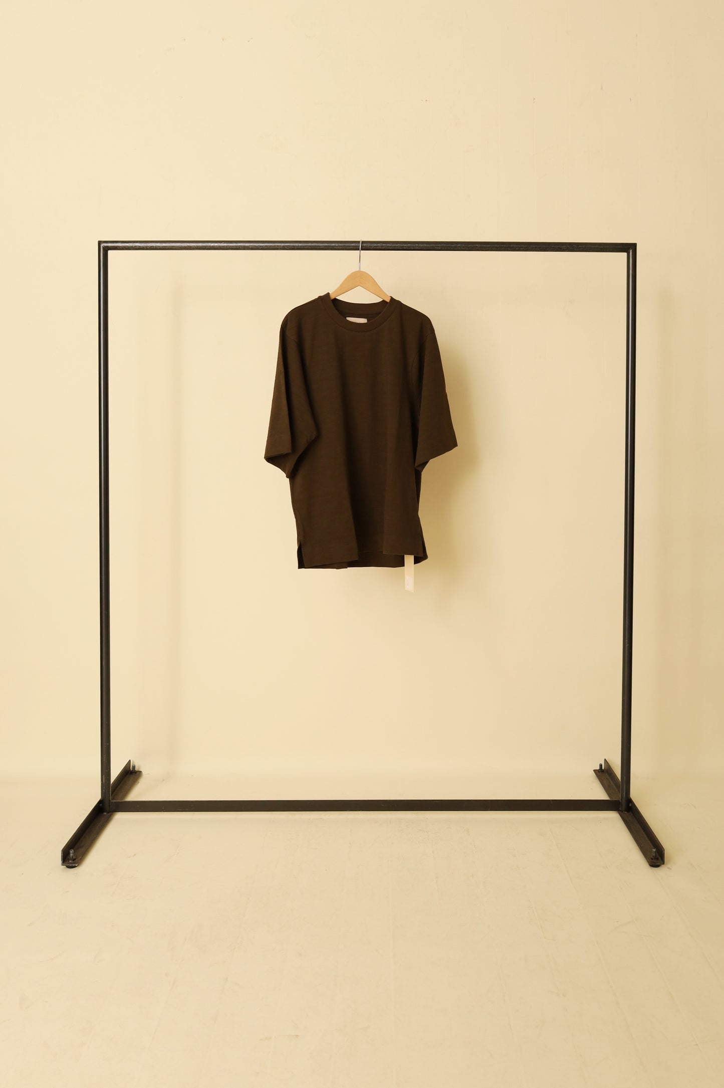 WONDER ROOM S/S Crewneck Tee