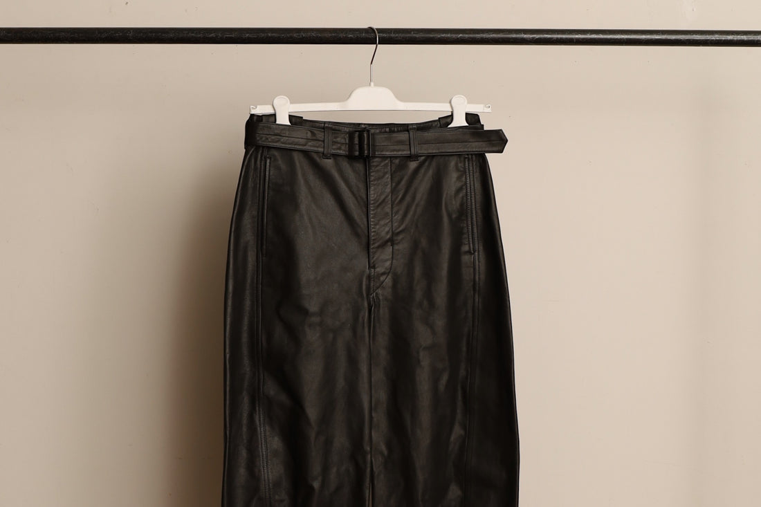 LEMAIRE【 LEATHER BELTED TWISTED PANTS 】