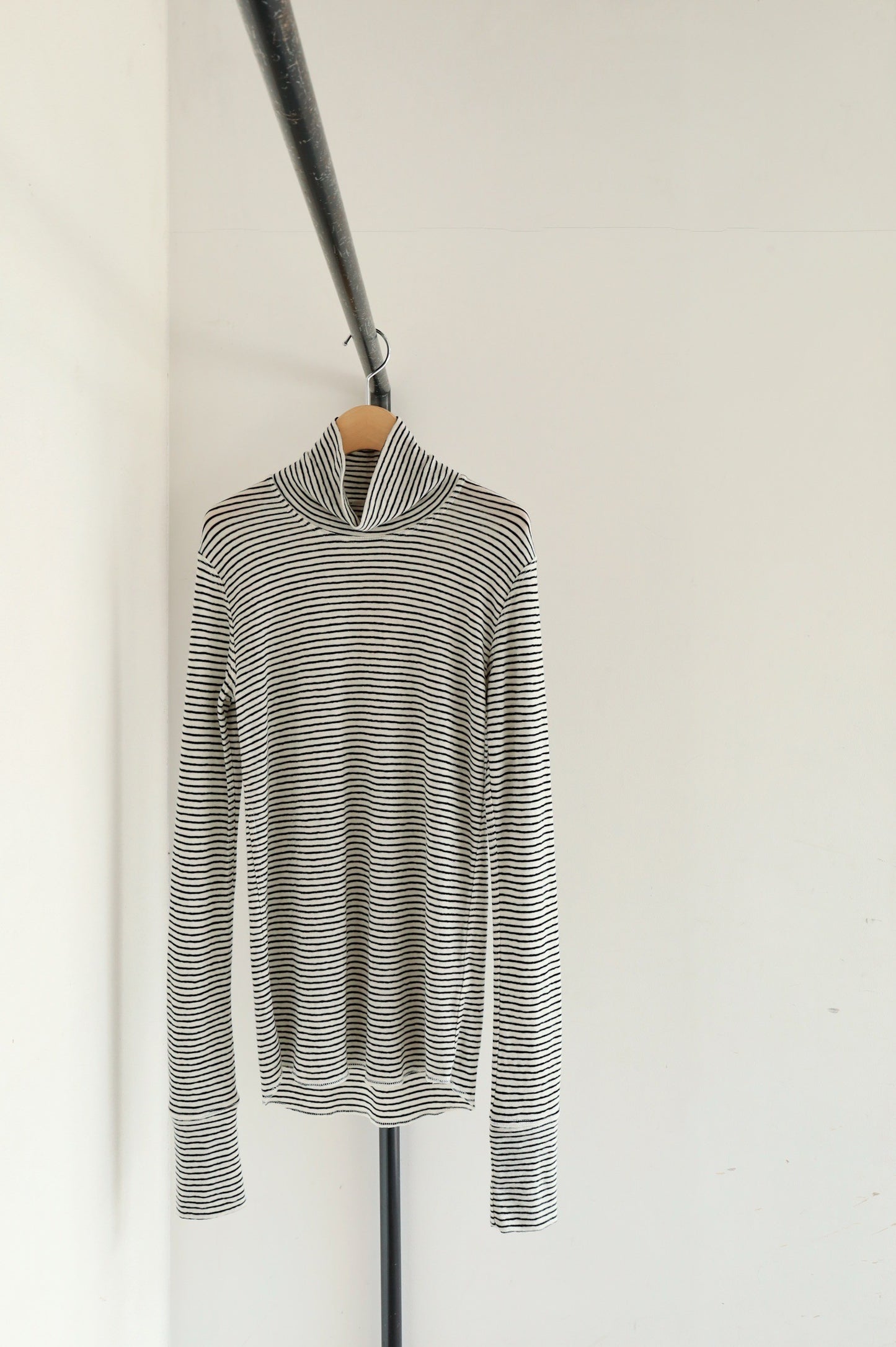 jonnlynx  wool rib high neck tee