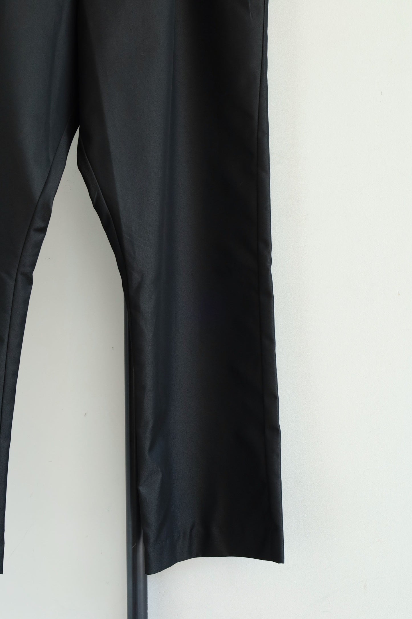 NESHU Straight tuck pants