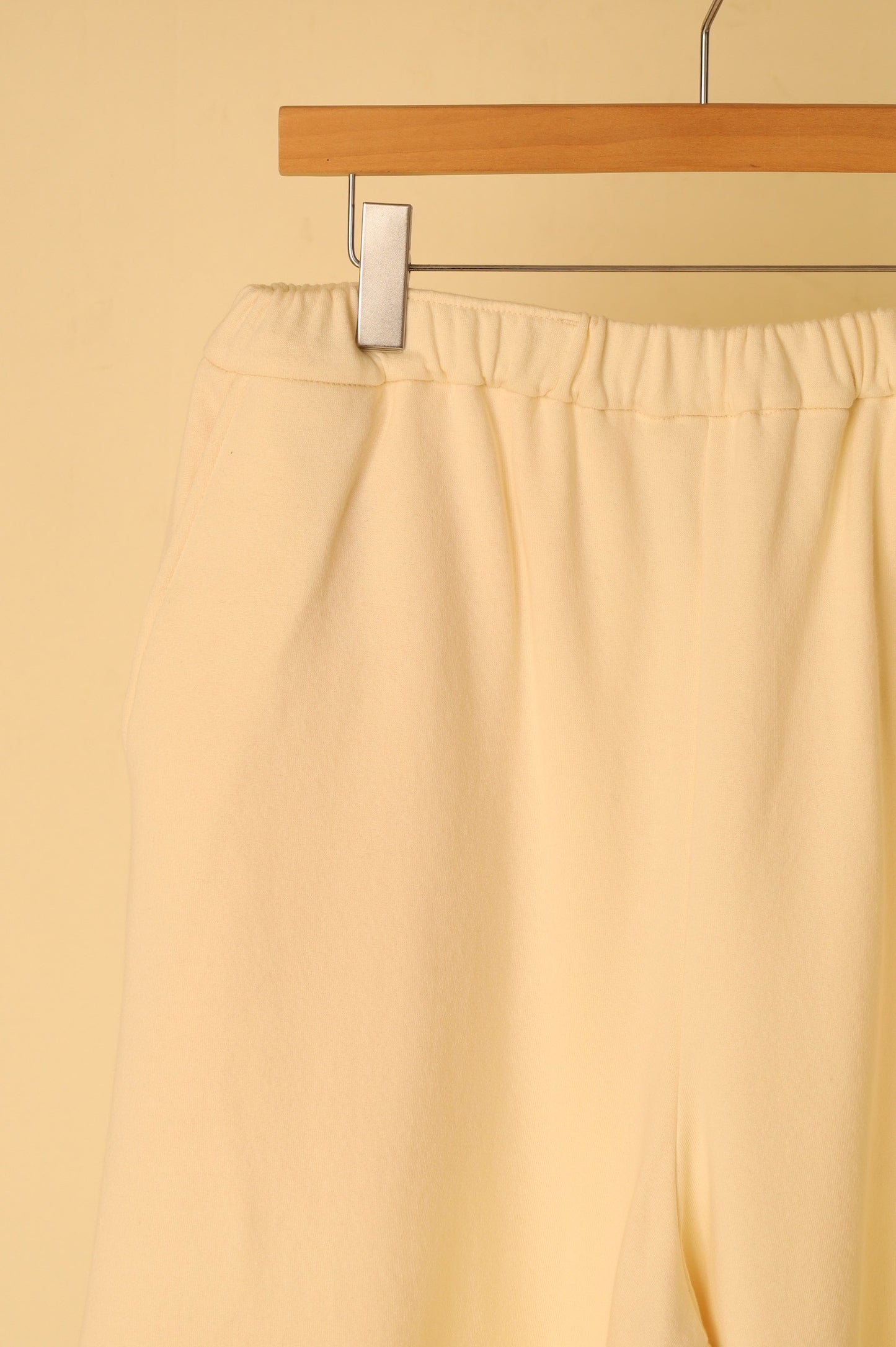 WONDER ROOM SWEAT SHORTS  friend