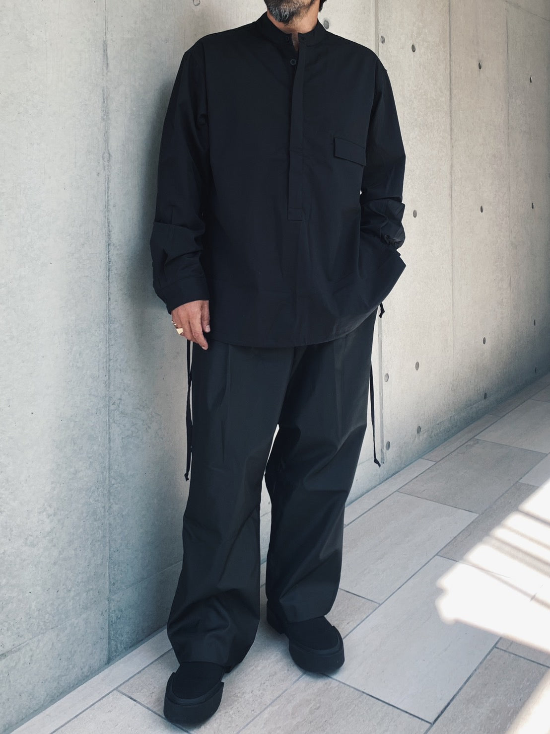 NESHU Wide tuck pants