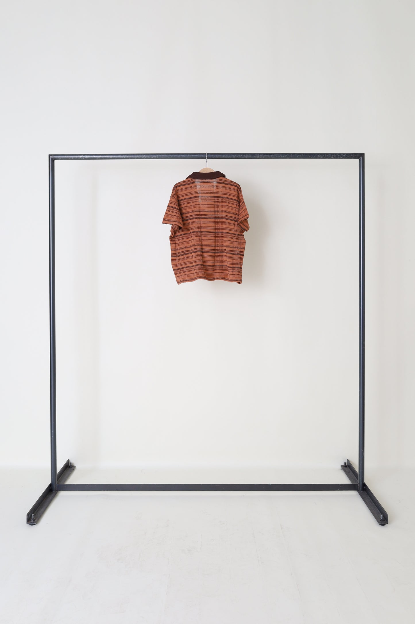 jonnlynx TINY RANDOM BORDER SHIRT