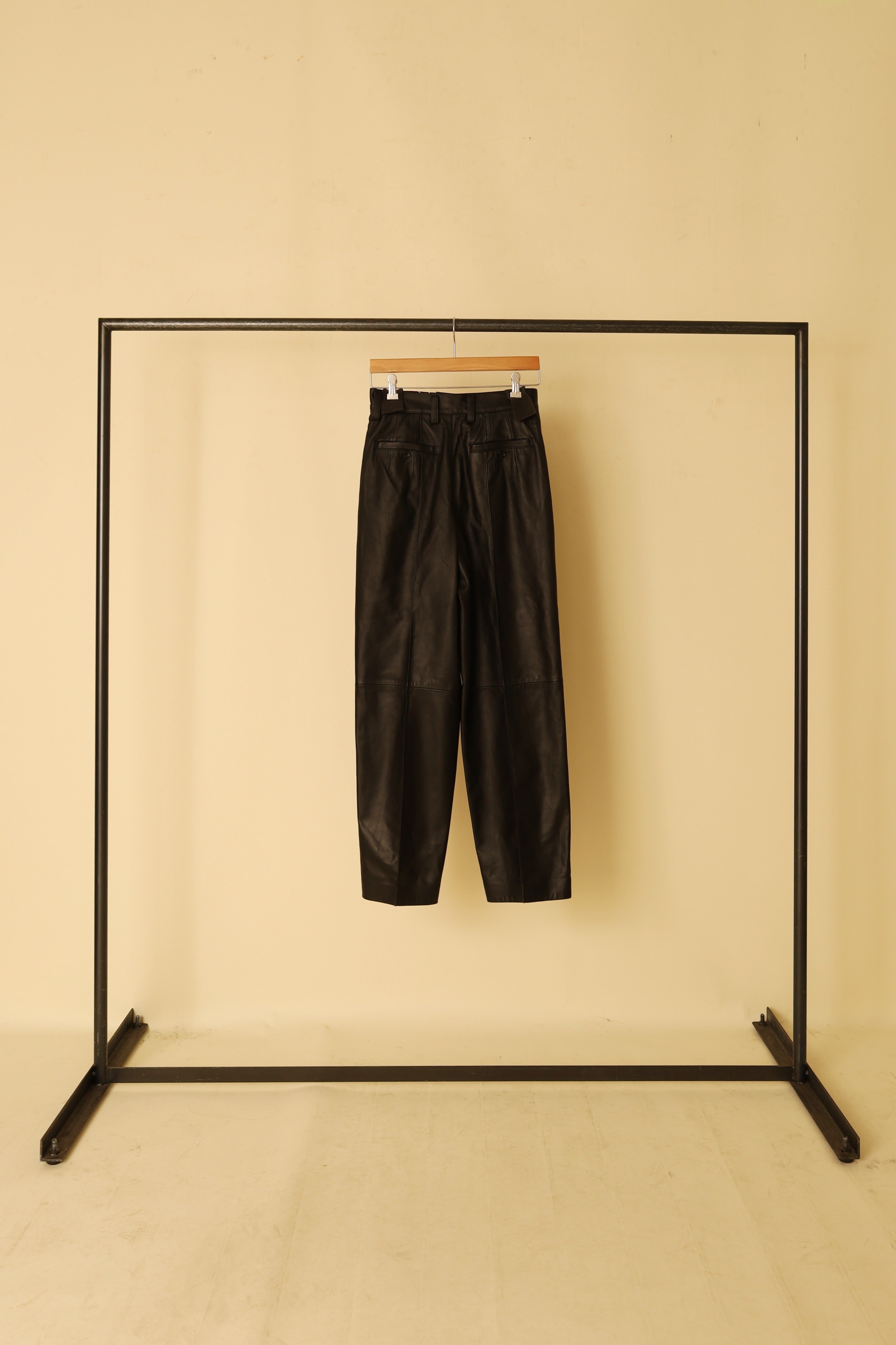 パンツ jonnlynx jonnlynx SHEEPSKIN LEATHER PANTS – tlalli-online-store