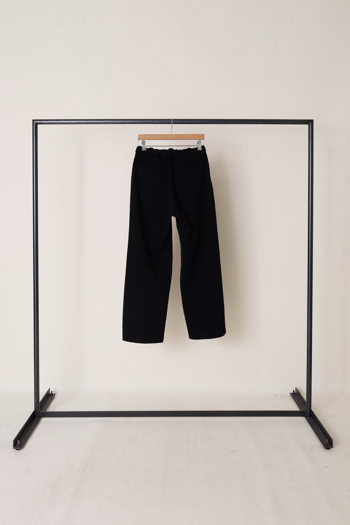 WONDER ROOM THE STEP PEBBLE