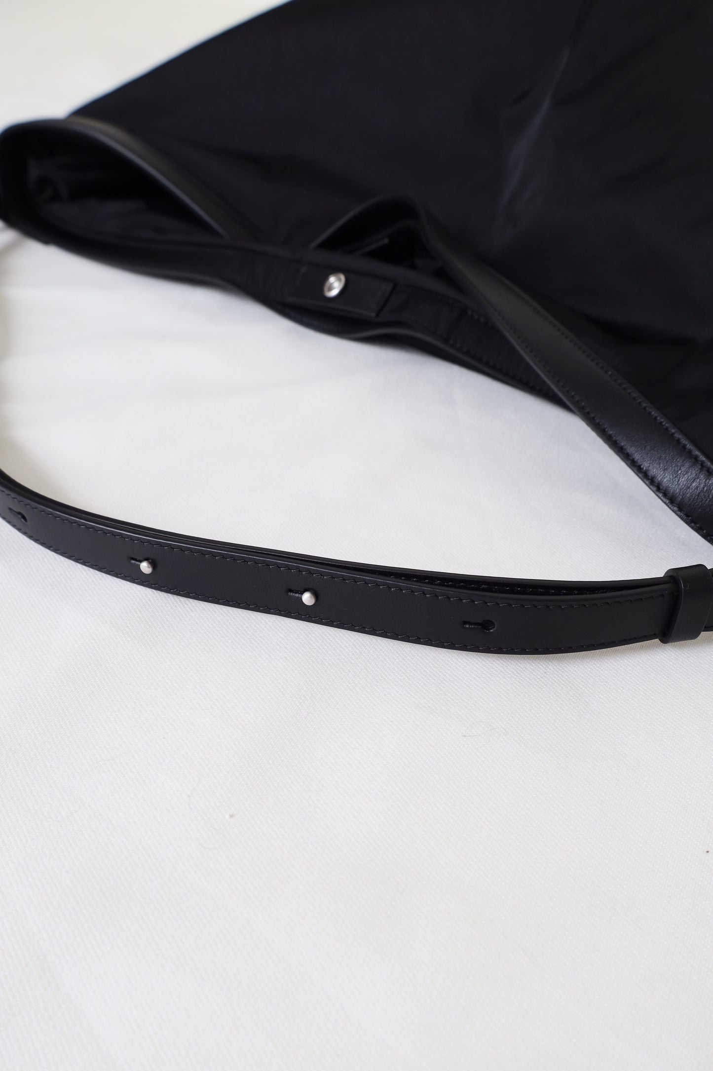 JIL SANDER SOFT ROLLED HOBO