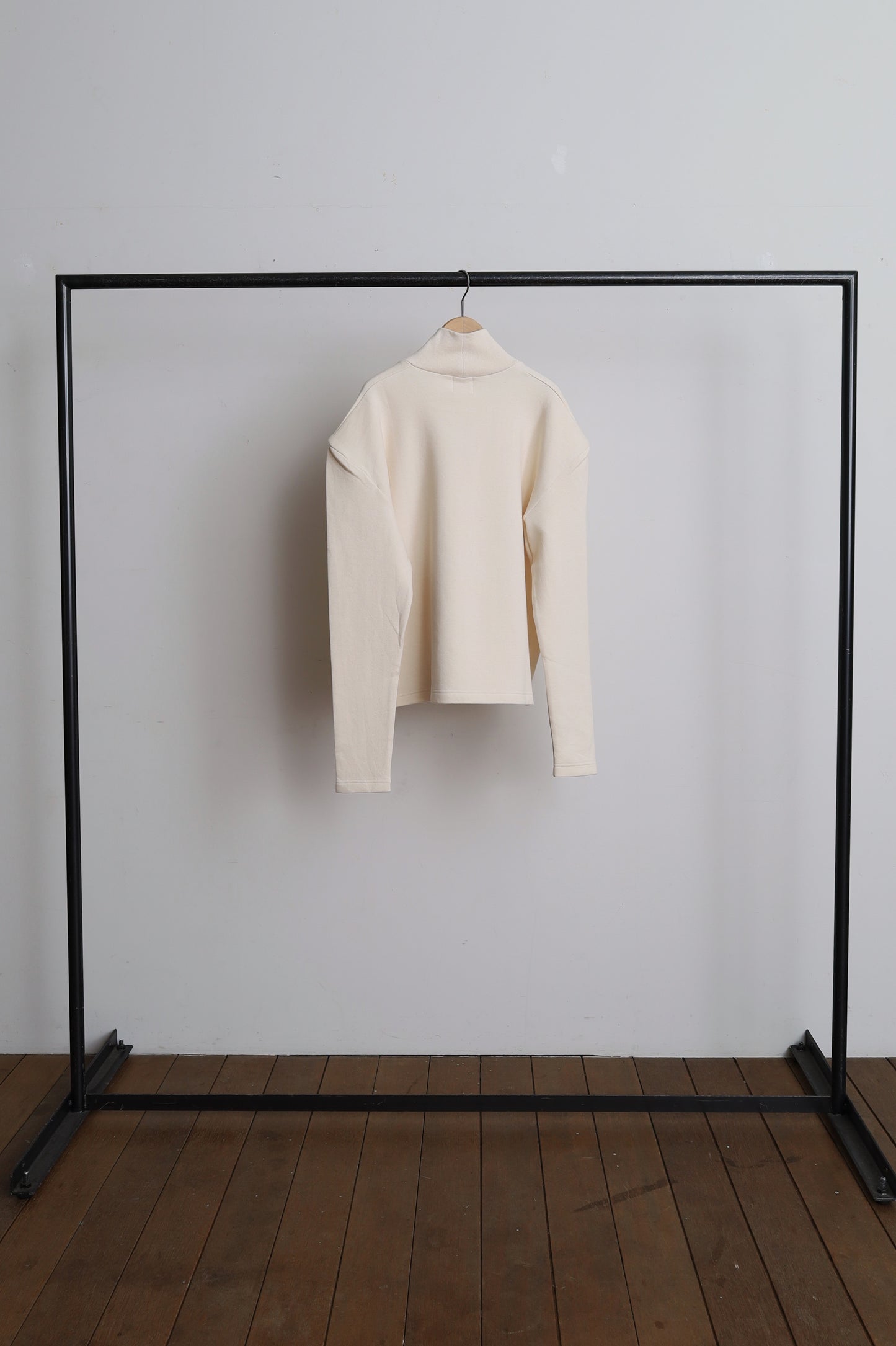 jonnlynx CARDBOARD HIGH NECK PULLOVER