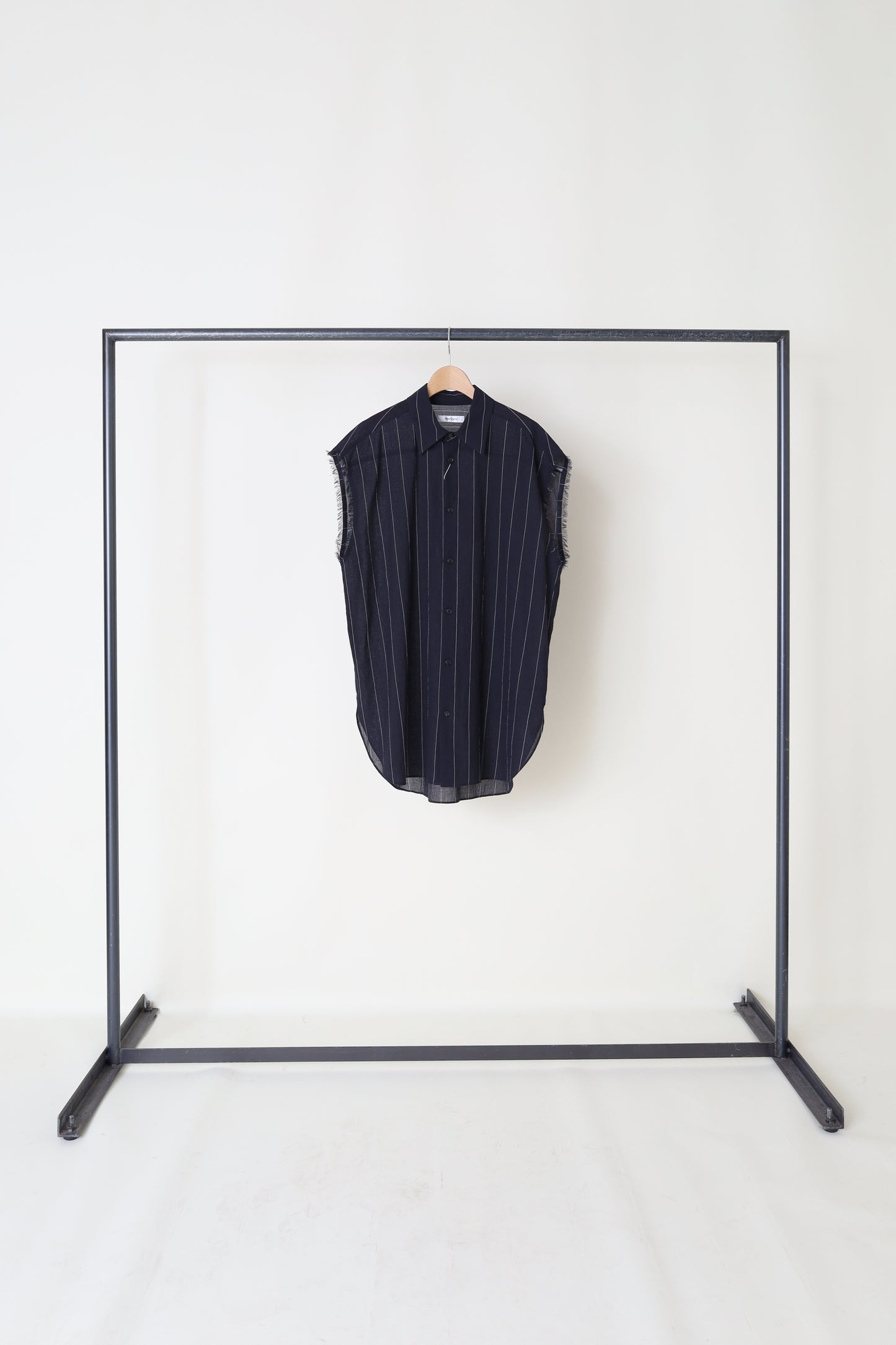 jonnlynx SLEEVELESS SHIRT
