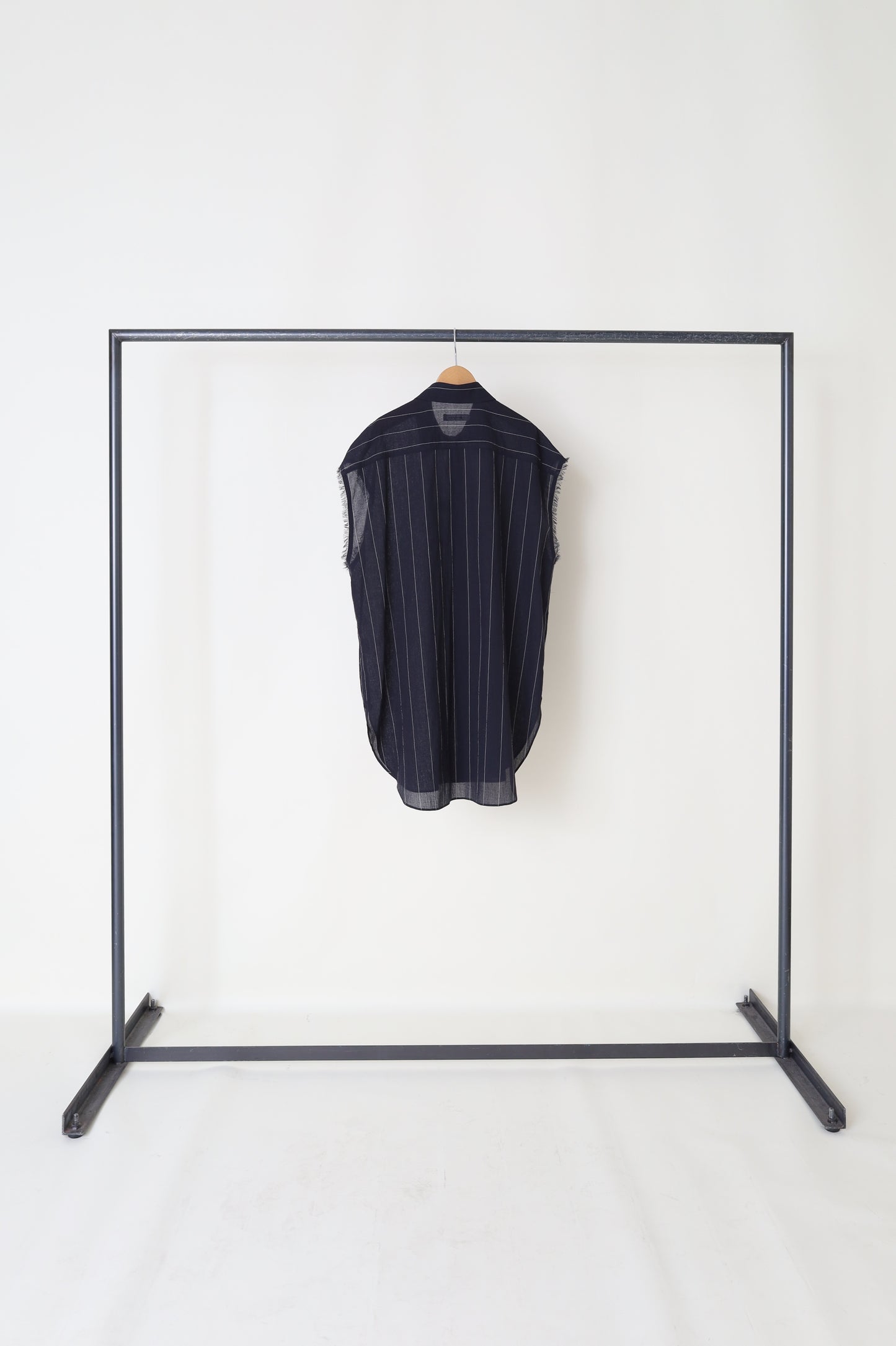jonnlynx SLEEVELESS SHIRT